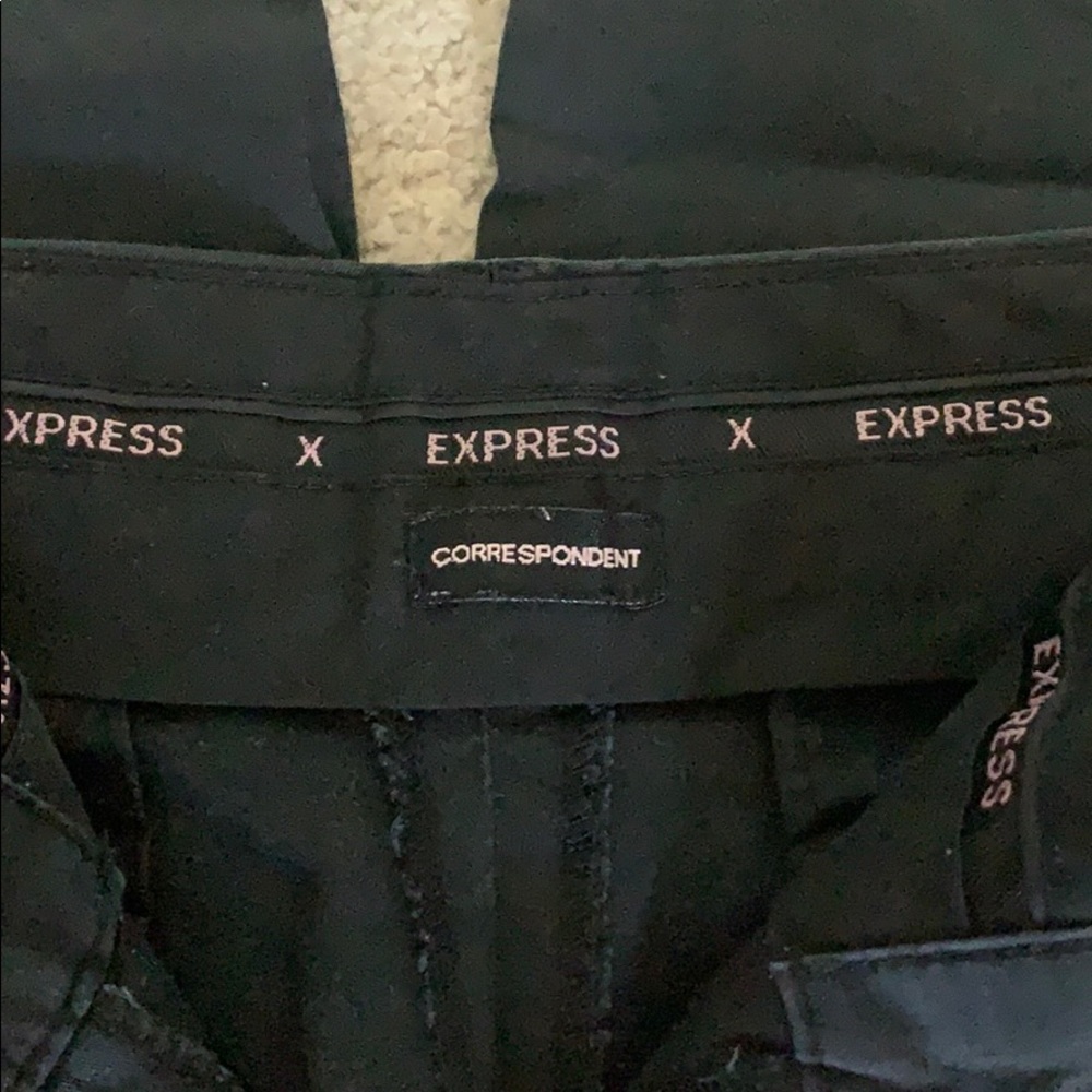 Express Women’s capris - Picture 3 of 3